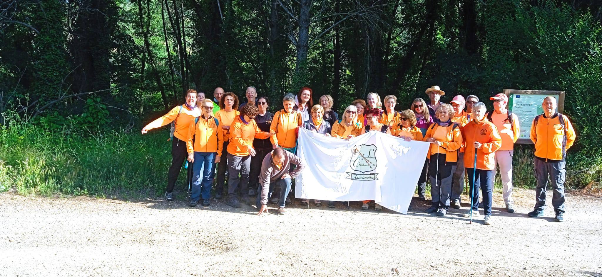 Foto de grupo durante la ruta